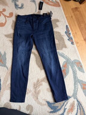 NWT Women's Liverpool Dark Blue Stretch Skinny Jeans